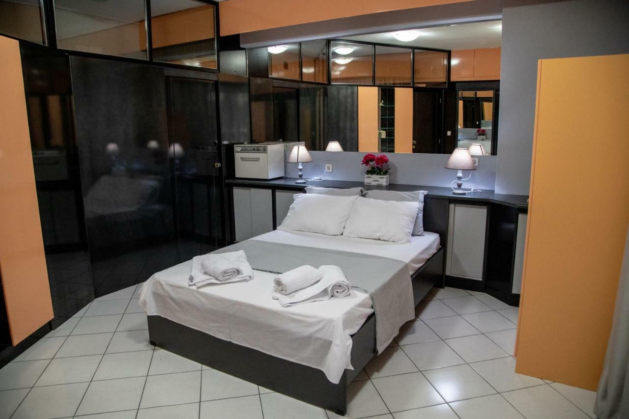 Christine'S Downtown Suites Kavala Eksteriør billede