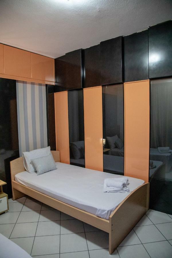 Christine'S Downtown Suites Kavala Eksteriør billede