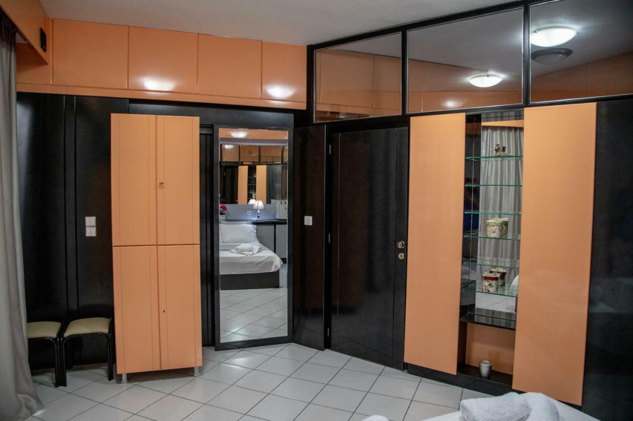 Christine'S Downtown Suites Kavala Eksteriør billede